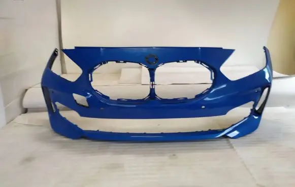 BMW 1 F40 Front bumper 21163611 8070923