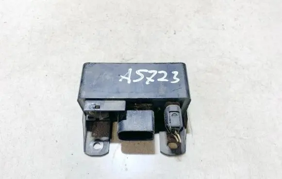 Mercedes-Benz E W210 Glow plug pre-heat relay