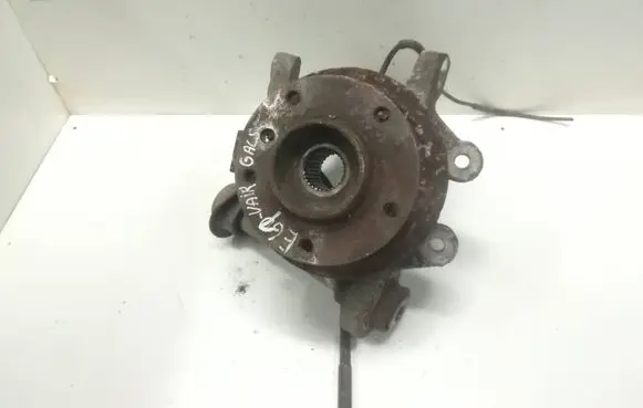 Rear wheel hub