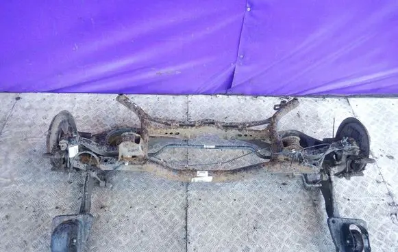 Volkswagen Golf V Rear axle beam 