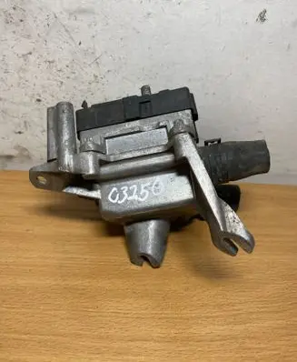 Mercedes-Benz E W210 Water pump A6111500004 C3250