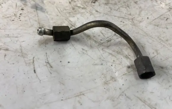 Hyundai Matrix Fuel injector supply line/pipe 