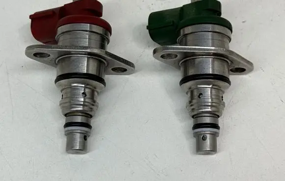 Toyota RAV 4 (XA20) Fuel pressure regulator 0422127010 0422127012 2256027012