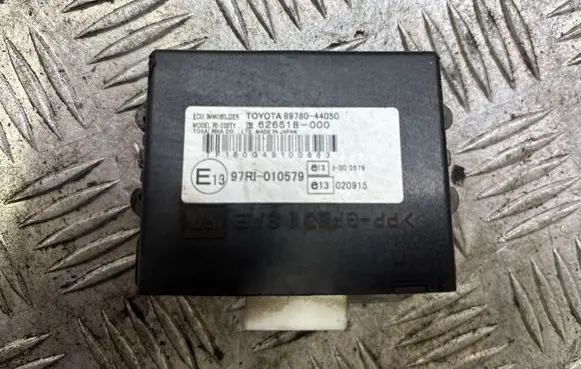 Toyota Avensis Verso Immobilizer control unit/module 97RI010579