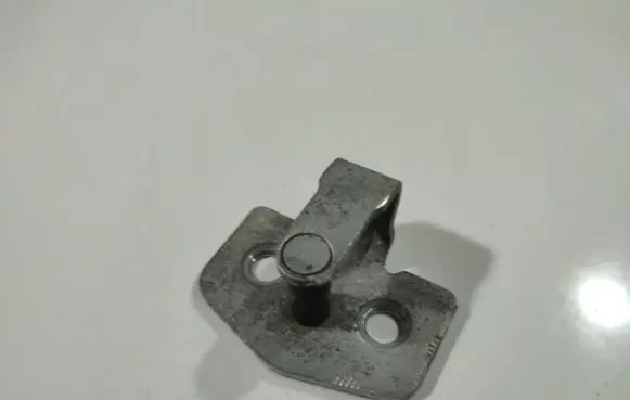 Opel Meriva A Front door lock loop/hook striker 