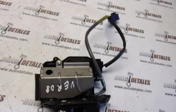 Toyota Corolla Verso AR10 Tailgate/trunk/boot lock/catch/latch