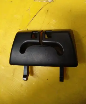 Ford Focus Seat belt trim 