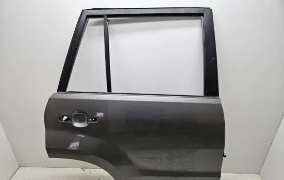 Suzuki Grand Vitara II Rear door