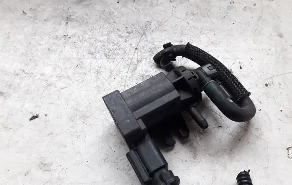 Peugeot 308 Vacuum valve 9674084680