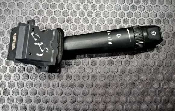 Volvo V70 Wiper control stalk 8691695
