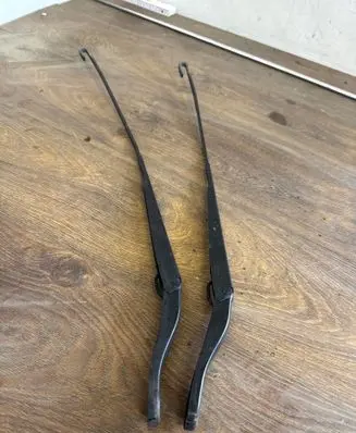 Renault Master III Front wiper blade arm 8200734777
