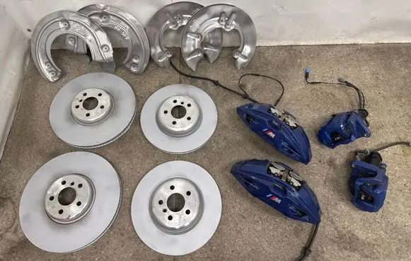 BMW X5 G05 Brake discs and calipers set 6875283 6880079 6871903