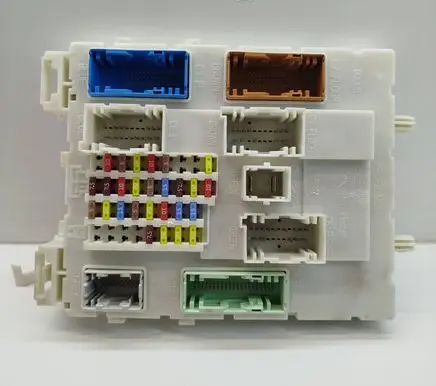 Ford Kuga II Fuse module DV6T14A073