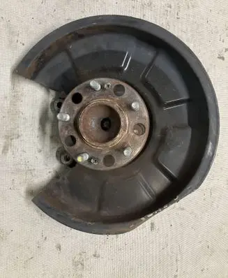 Rear wheel hub spindle/knuckle