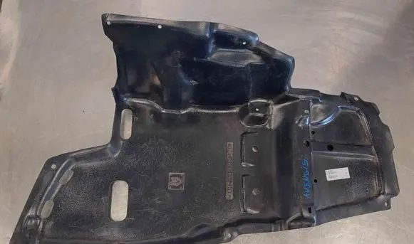 Toyota Avensis T250 Engine splash shield/under tray 81253451Q