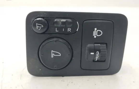 Honda CR-V Wing mirror switch M3312 M31062
