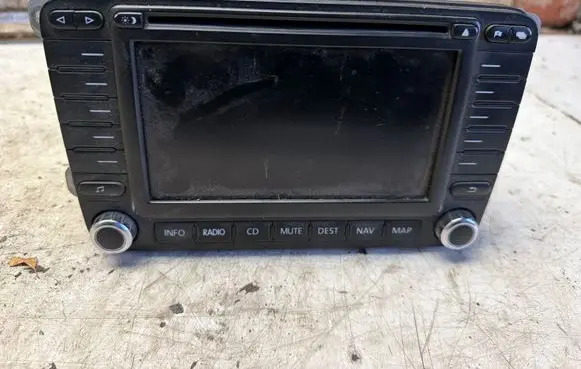 Volkswagen Golf V Radio/CD/DVD/GPS head unit 1K0035198B