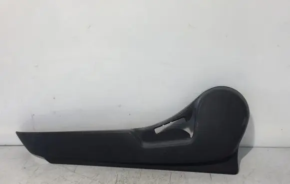 Mitsubishi Outlander Seat trim N251199
