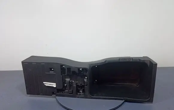 Glove box