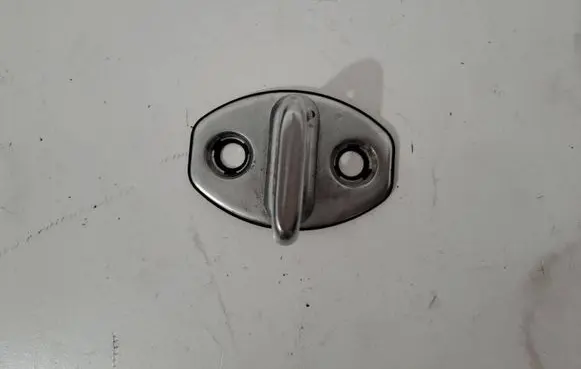 Volkswagen Touran II Front door lock loop/hook striker 8J0837033