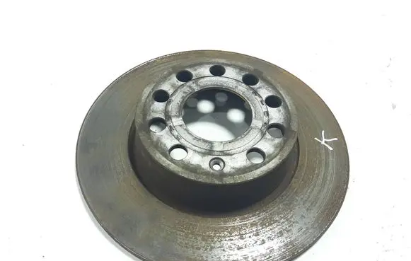 Volkswagen Golf VII Rear brake disc 
