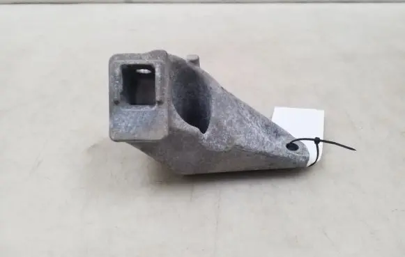 BMW 5 F10 F11 Engine mounting bracket 6777622