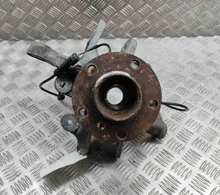 BMW 5 F10 F11 Rear wheel hub 6796100
