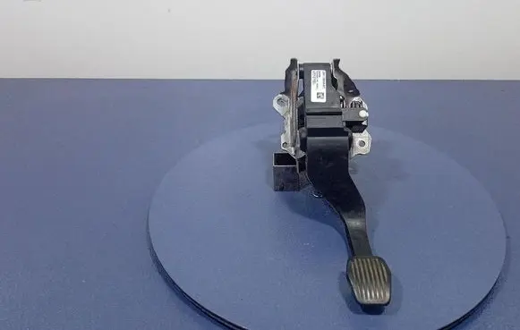 Ford Kuga I Accelerator throttle pedal JX617B633