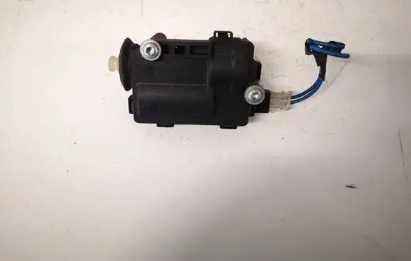 Opel Astra H Central locking motor 13208157