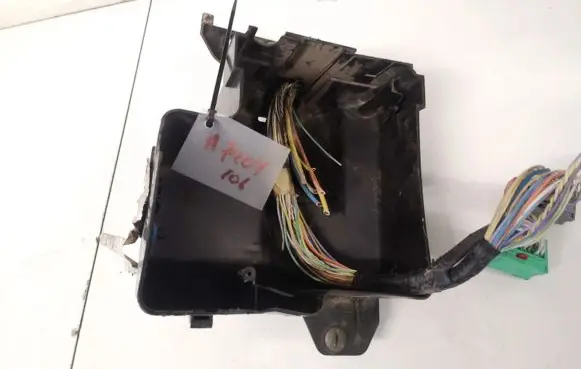 Peugeot 807 Fuse box cover 1495764080