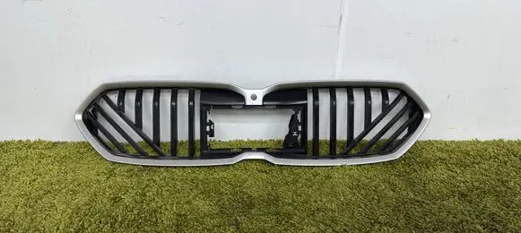 BMW 1 F70 Front grill 5a3cf60 5a35d15