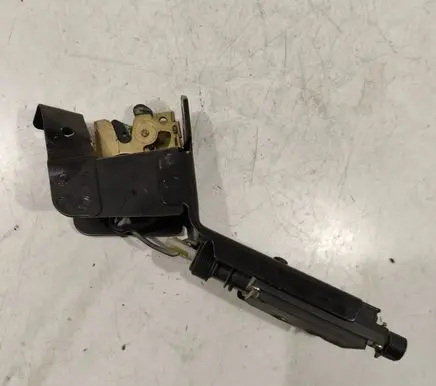 Citroen C5 Tailgate window lock/catch/latch A00177