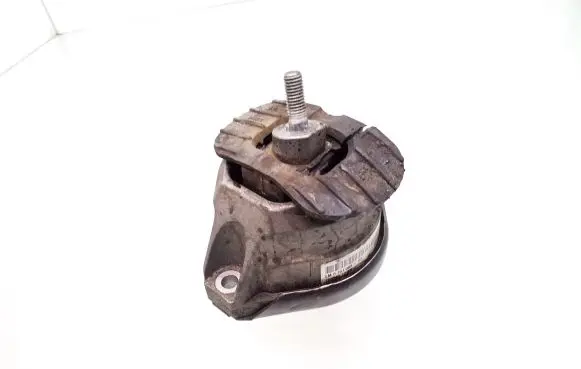 Engine mount bracket