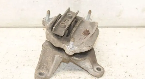 Audi A4 S4 B8 8K Engine mount bracket 8K0399151 8K0399115R
