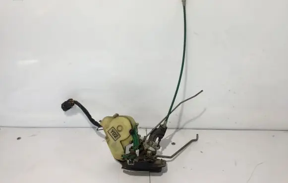 KIA Sorento Front door lock YO2 020709