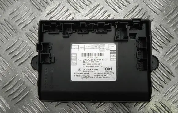 Mercedes-Benz S W221 Door control unit/module A2218704393 G3765
