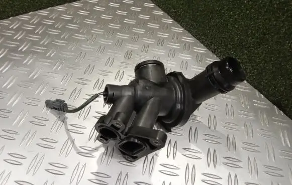 Land Rover Range Rover Sport L494 Thermostat H4P38575AE