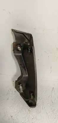 Volkswagen PASSAT B6 Front bumper mounting bracket 3C0807505