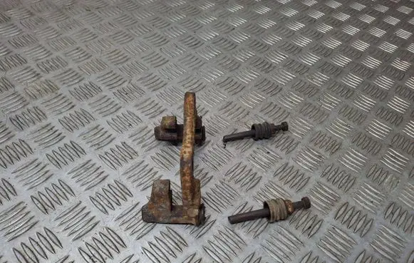 Audi A4 S4 B5 8D Brake caliper pad carrier rear 