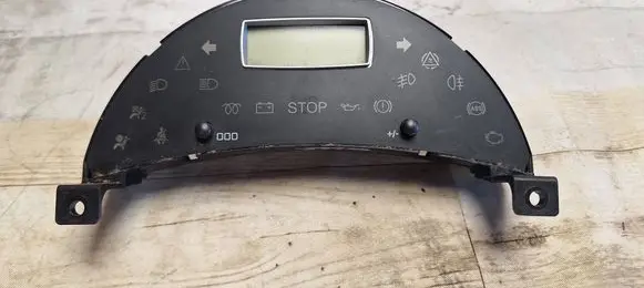 Speedometer (instrument cluster)
