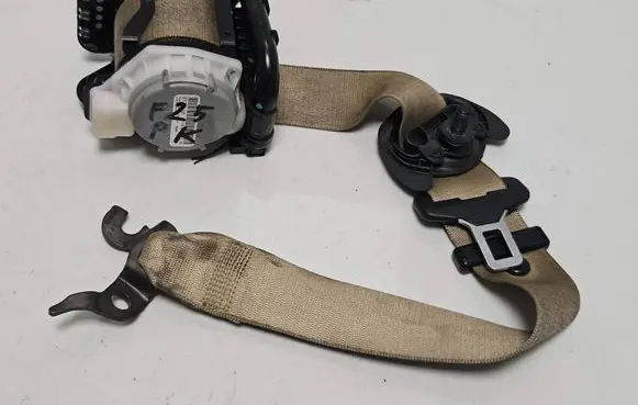 BMW M6 Front seatbelt S1725843305 10B3504P0197