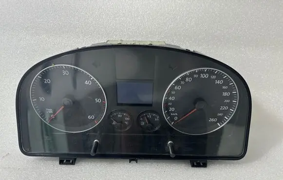 Volkswagen Touran I Speedometer (instrument cluster) 1T0920861A VWZ7ZDD626033 V0020000