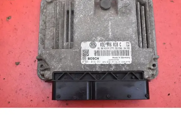 Skoda Octavia Mk2 (1Z) Engine control unit/module ECU 03L906018C