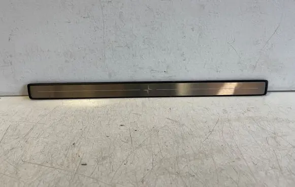 Polestar 2 Front sill trim cover 31699070