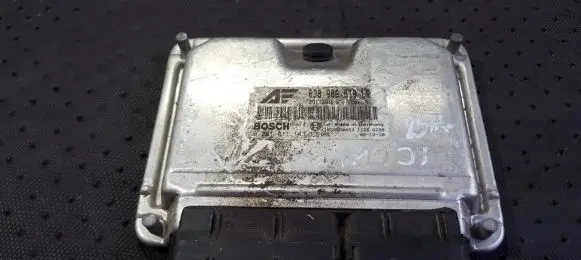 Audi A4 S4 B5 8D Engine control unit/module 038906019ER 0281011143