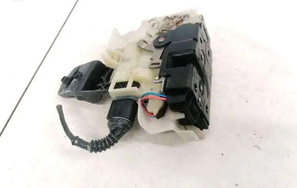 Skoda Superb B5 (3U) Front door lock 117694103 117694-103