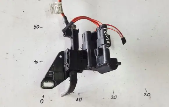 BMW 1 F20 F21 Battery relay fuse 9296149
