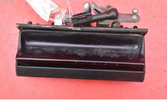 Seat Toledo II (1M) Tailgate/trunk/boot exterior handle 1M5827561E