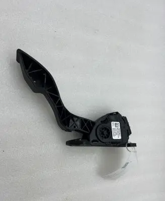 Suzuki Vitara (LY) Accelerator throttle pedal 4940068L01