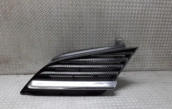 Nissan Primera Front bumper upper radiator grill 62330AU300